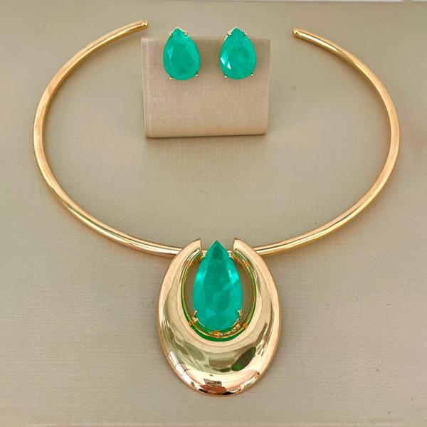 Conjunto gota Esmeralda Colombiana Fusion na semi joia com banho ouro 18k Choker 22g Pingente 5cm